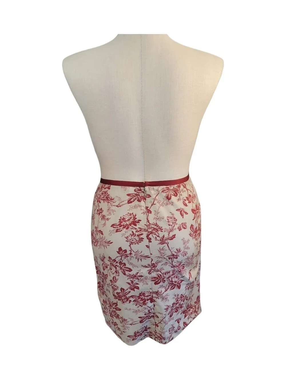 Eddie Bauer Red Floral Pencil Skirt on Cream
